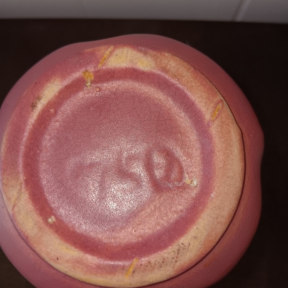 Brush McCoy Glo Art Matte Mauve Arts and Crafts 3.5 Inch Vase - Picture 5 of 5